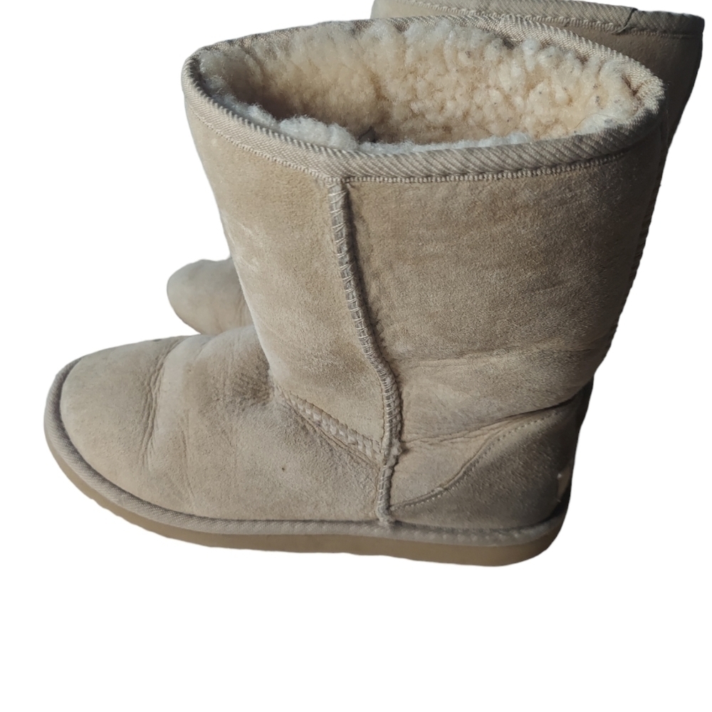 6 UGG‎ tan boots - Picture 2 of 8